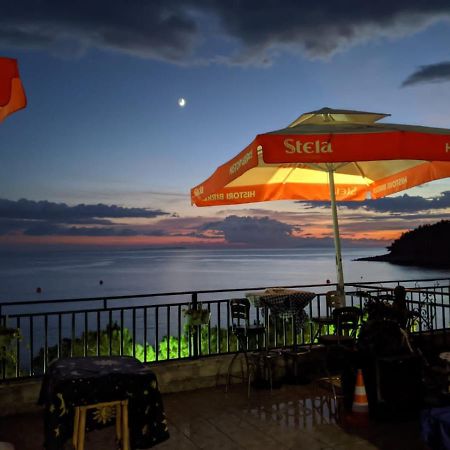 City Hostel Himare Exterior foto